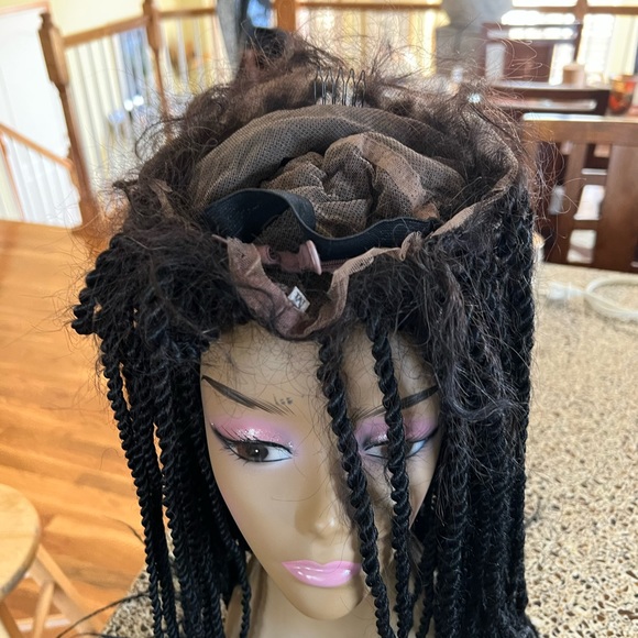 Knotless Full Lace Medium Twisted Braids-16-18 inches. - Picture 7 of 8